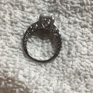 Sliver diamond ring